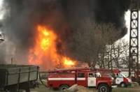 Из-за пожара срочно эвакуируют местных жителей и воинскую часть